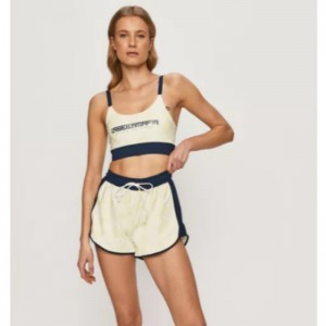 Runda halsen elastisk sport kostym